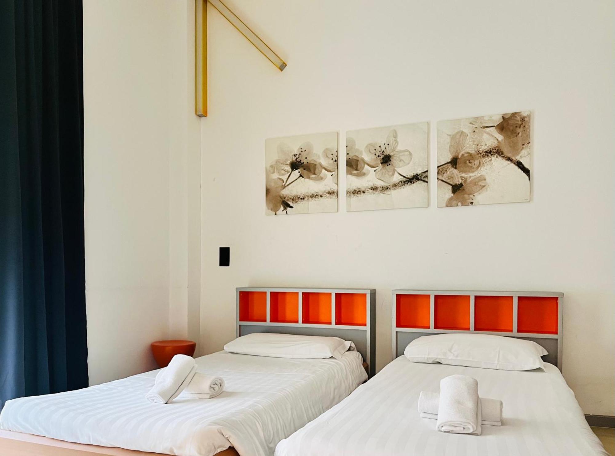 Guesthouse University By Lr - Self Check In Лугано Екстер'єр фото