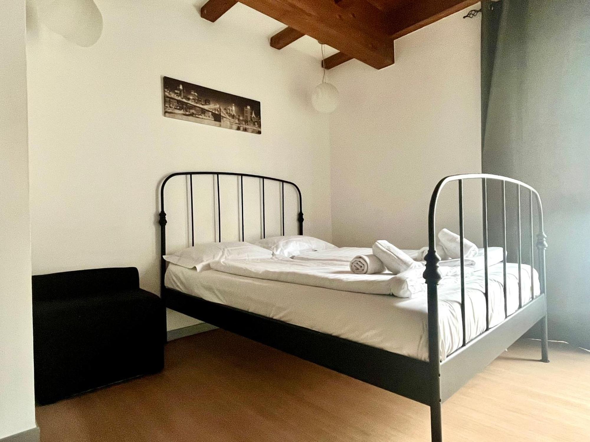 Guesthouse University By Lr - Self Check In Лугано Екстер'єр фото