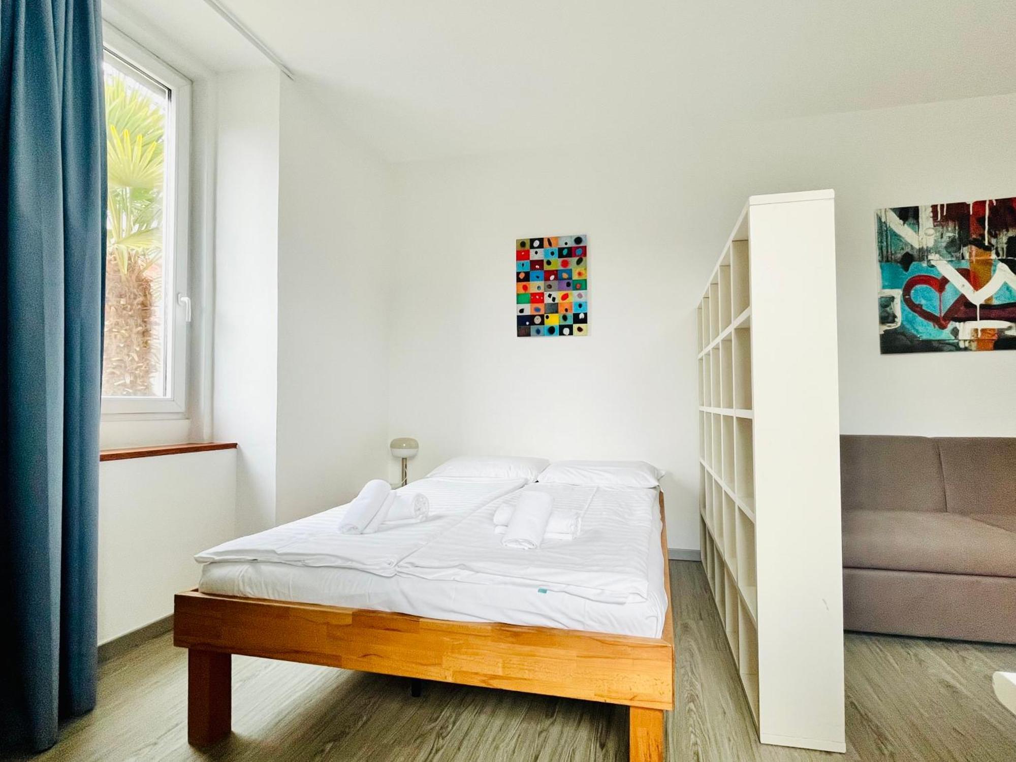 Guesthouse University By Lr - Self Check In Лугано Екстер'єр фото
