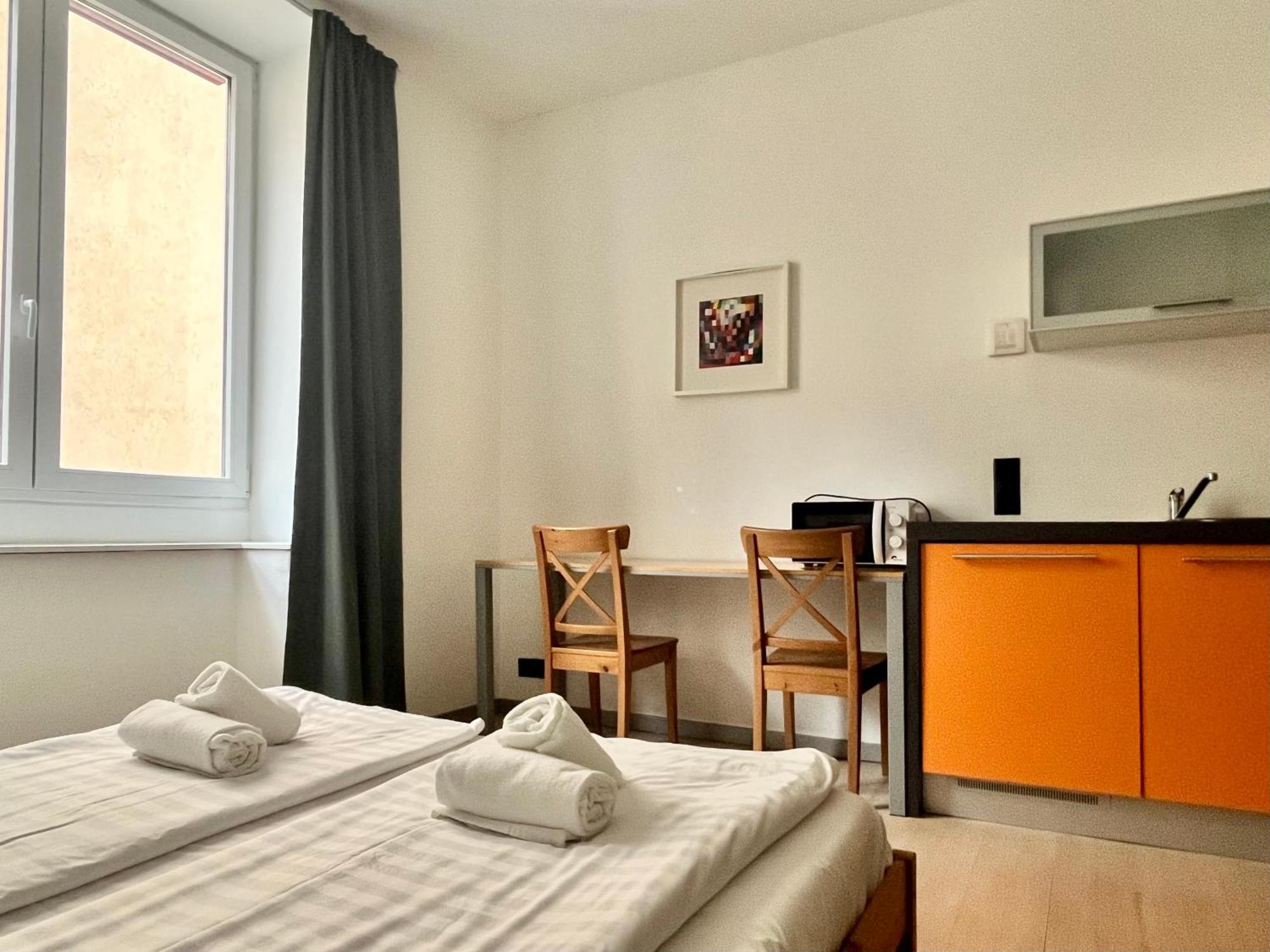 Guesthouse University By Lr - Self Check In Лугано Екстер'єр фото