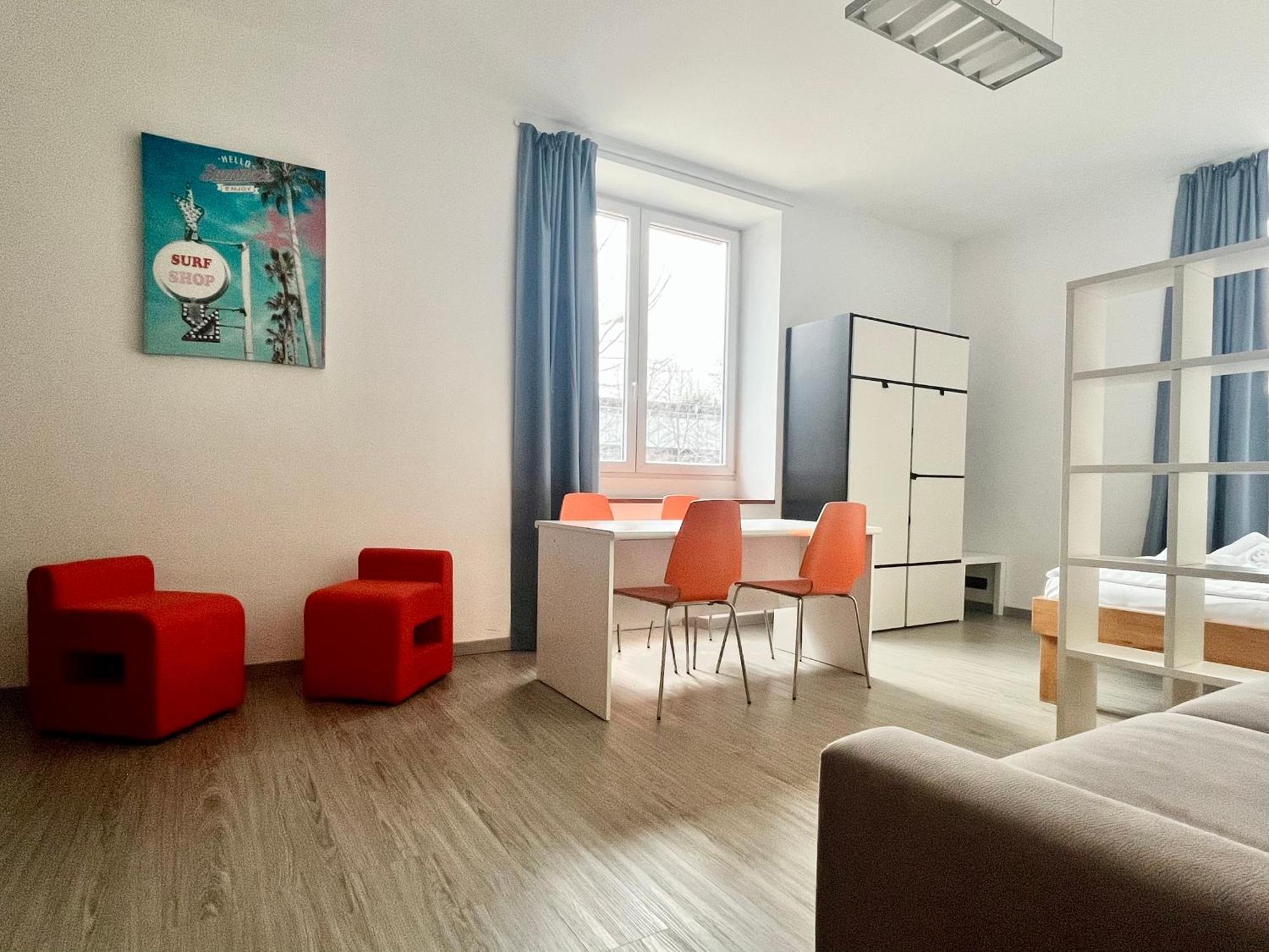 Guesthouse University By Lr - Self Check In Лугано Екстер'єр фото